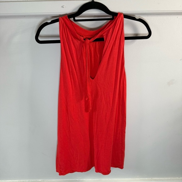 Revolve Red Sleeveless Women's Tank Top Tie Back Open Back Flowy - Picture 3 of 6